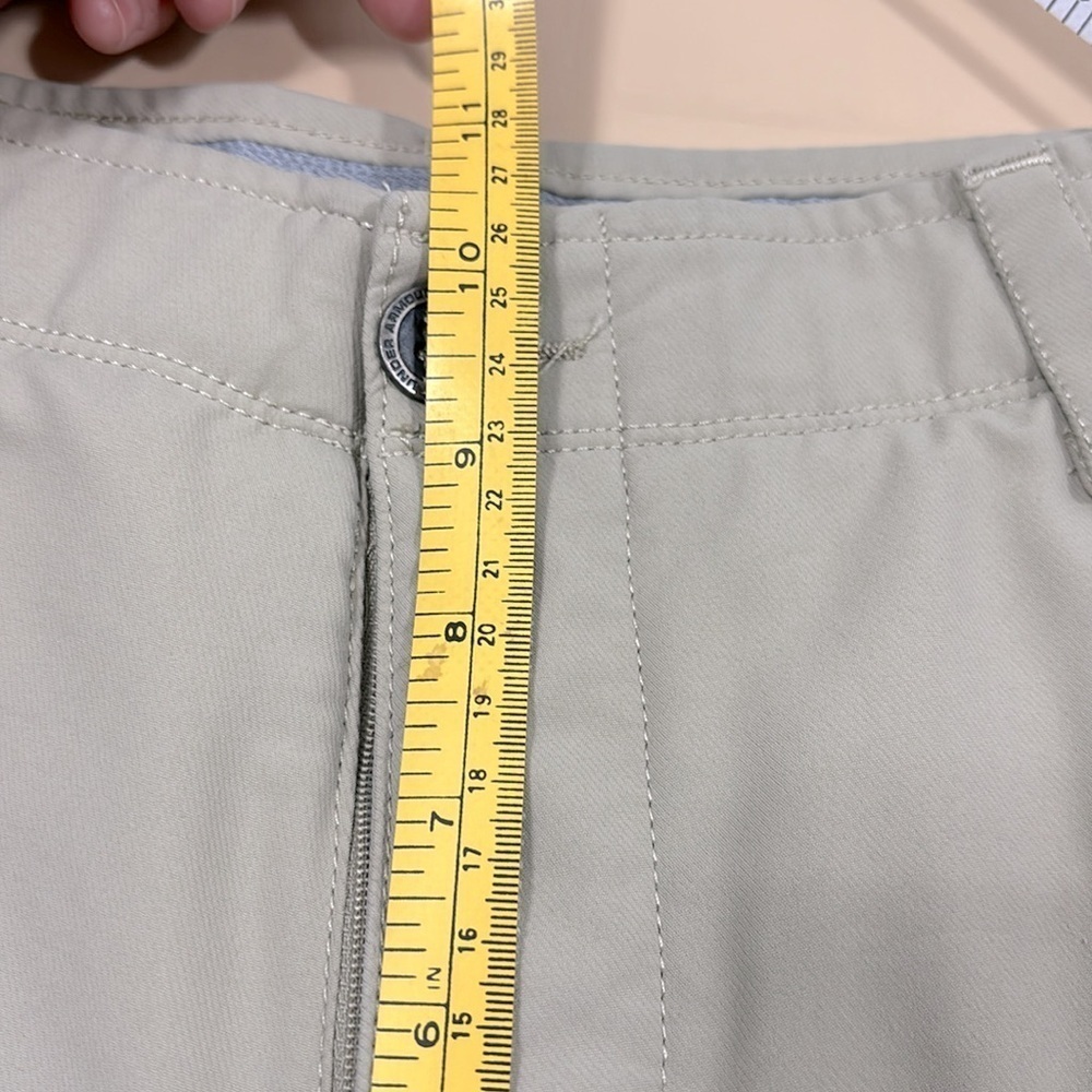 Under armour loose style golf shorts​​​​​​ - Picture 5 of 13